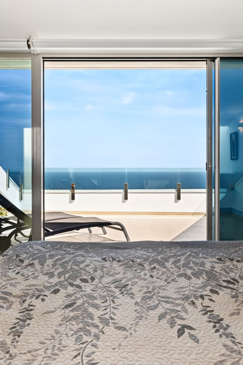 3 sypialnia Penthouse na sprzedaż w Benalmadena Costa z basenem garażem - 1 095 000 € (Ref: 9494841)
