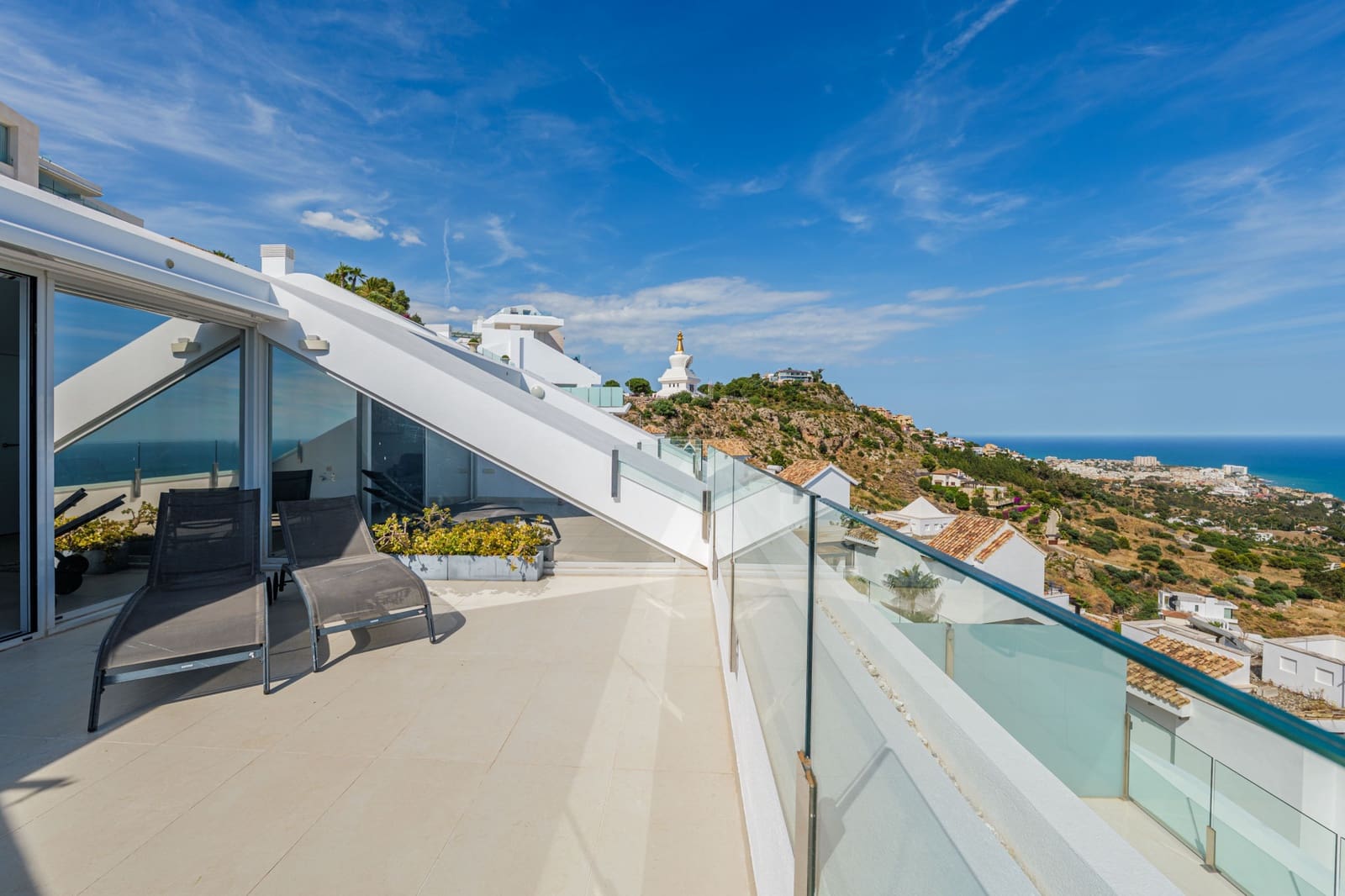 3 sypialnia Penthouse na sprzedaż w Benalmadena Costa z basenem garażem - 1 095 000 € (Ref: 9494841)