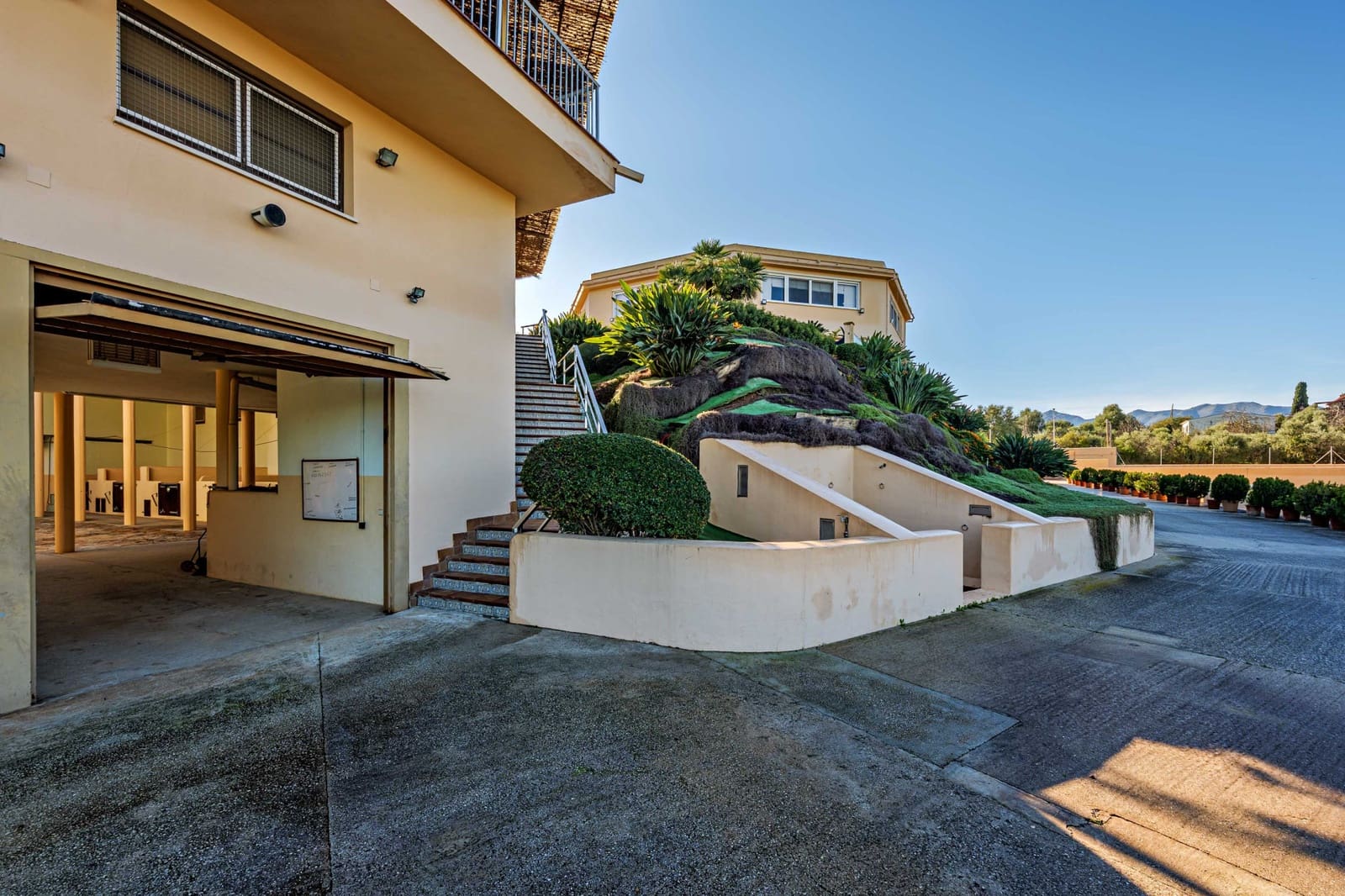 10 bedroom Finca/Country House for sale in Alhaurin de la Torre with pool garage - € 3,900,000 (Ref: 9497023)