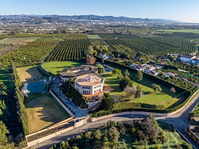 10 soveværelse Finca/Landehus til salg i Alhaurín de la Torre med swimmingpool garage - € 3.900.000 (Ref: 9497023)