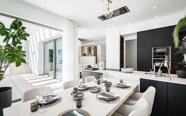 5 sypialnia Willa na sprzedaż w El Paraiso, Estepona z basenem garażem - 2 625 000 € (Ref: 9504048)