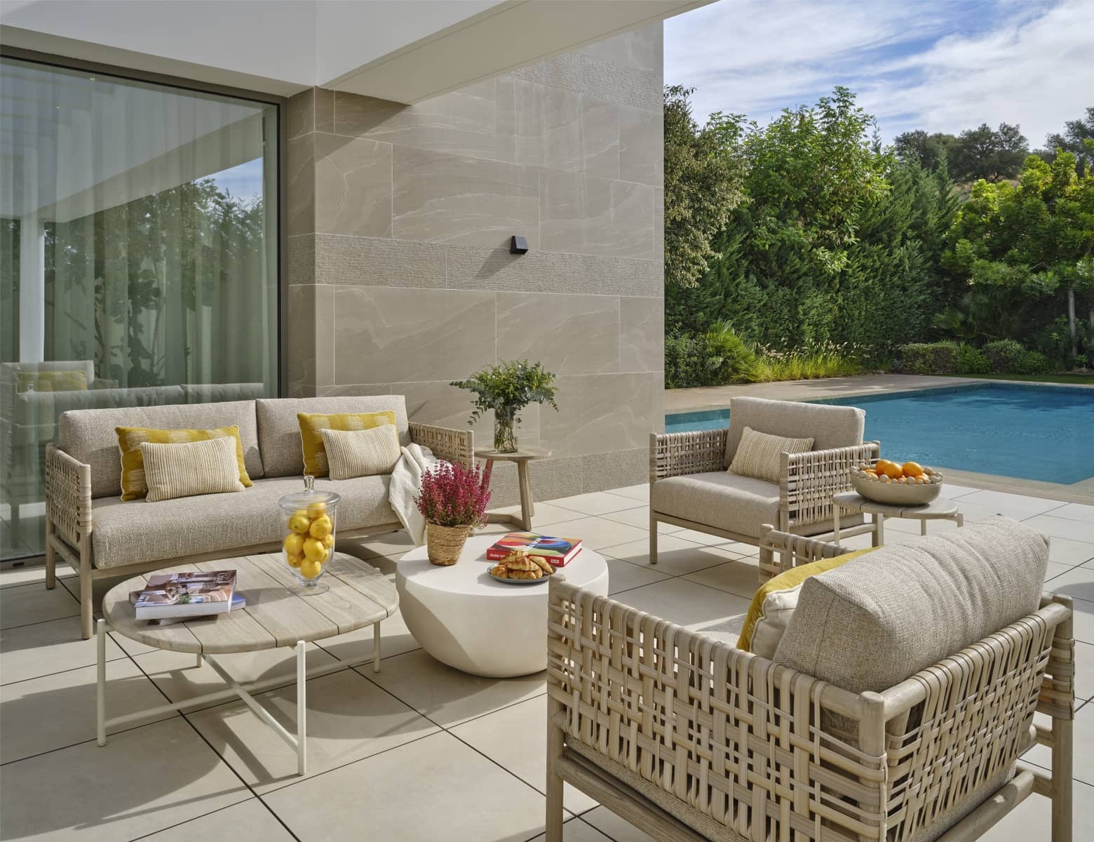 5 slaapkamer Villa te koop in El Paraiso met zwembad garage - € 2.625.000 (Ref: 9504048)
