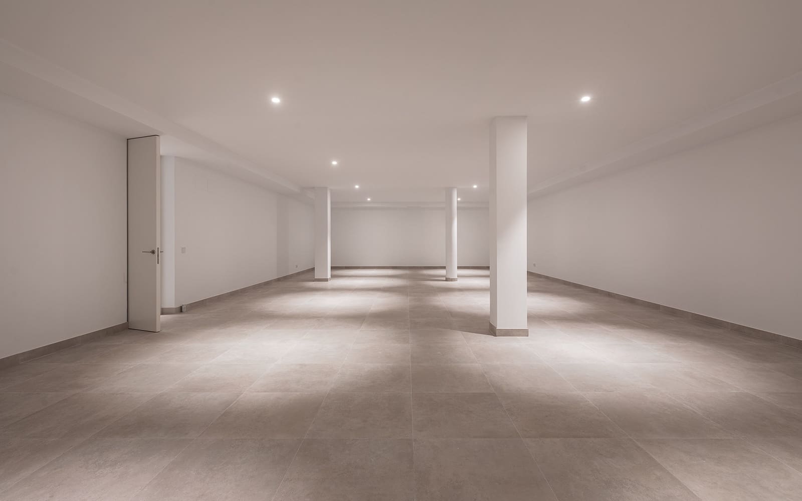 5 sypialnia Willa na sprzedaż w El Paraiso z basenem garażem - 2 485 000 € (Ref: 9504049)