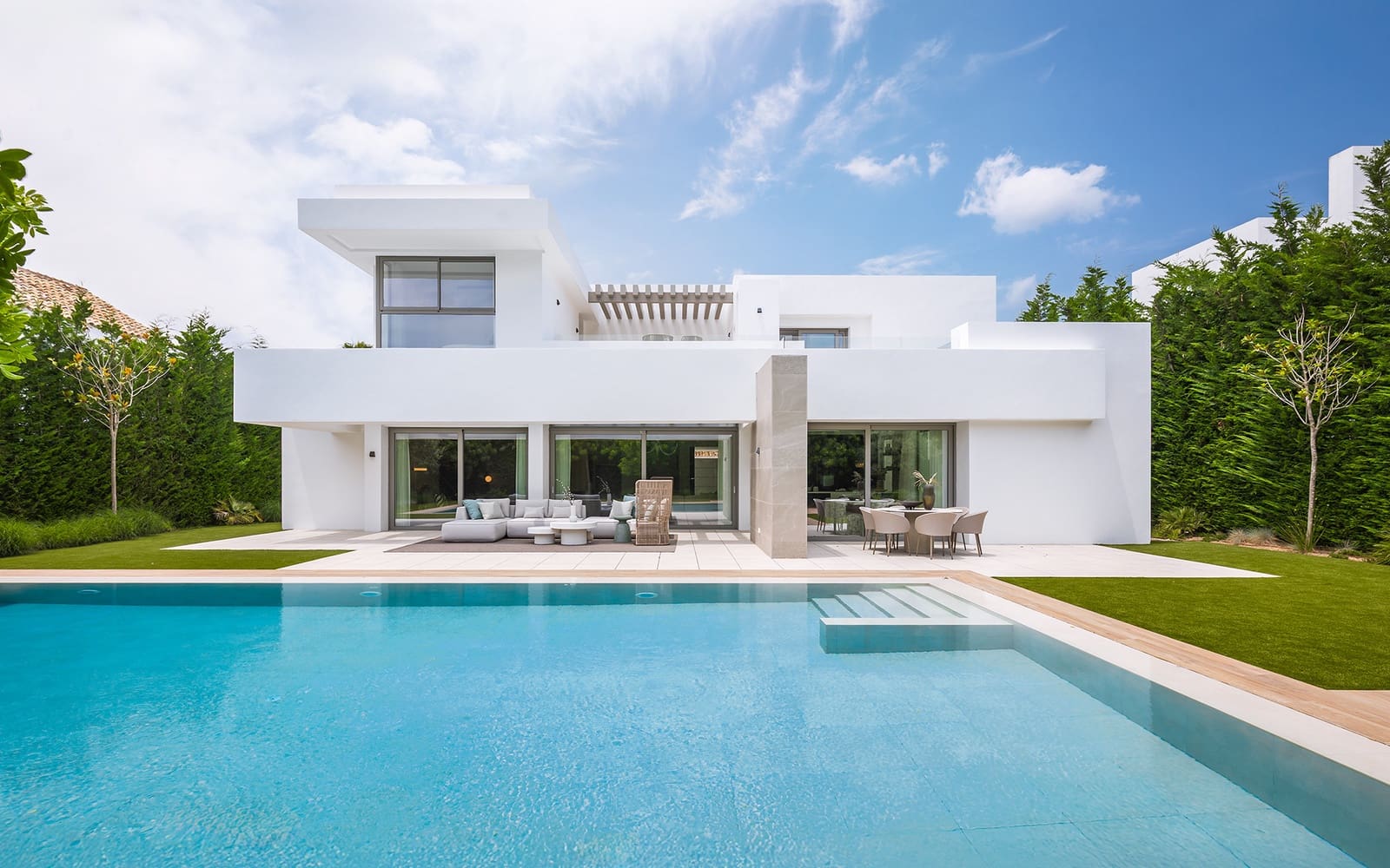 5 sovrum Villa till salu i El Paraiso med pool garage - 2 495 000 € (Ref: 9504050)