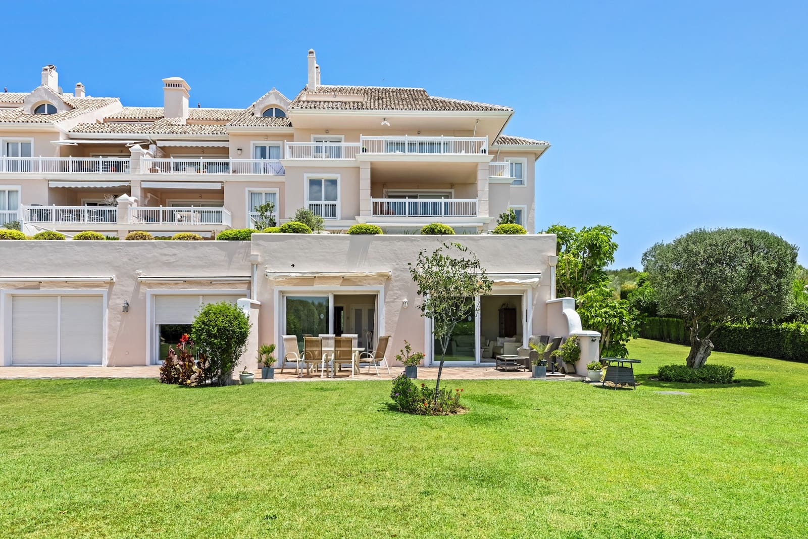 1 bedroom Apartment for sale in Los Flamingos with pool garage - € 445,000 (Ref: 9504053)