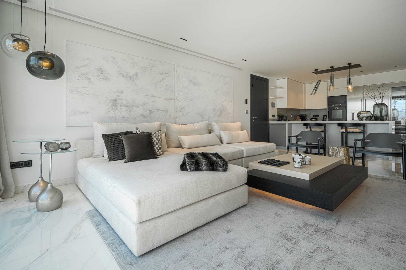 3 bedroom Apartment for sale in Puerto Banus with garage - € 2,750,000 (Ref: 9504054)