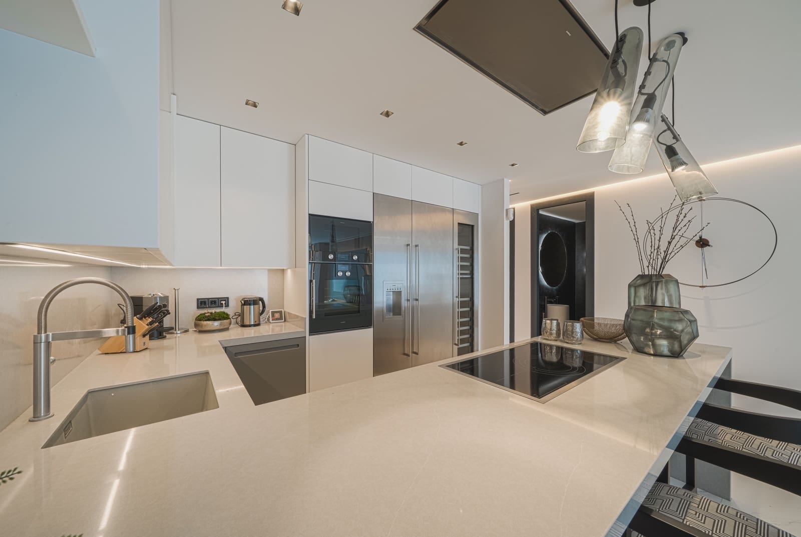 3 bedroom Apartment for sale in Puerto Banus with garage - € 2,750,000 (Ref: 9504054)