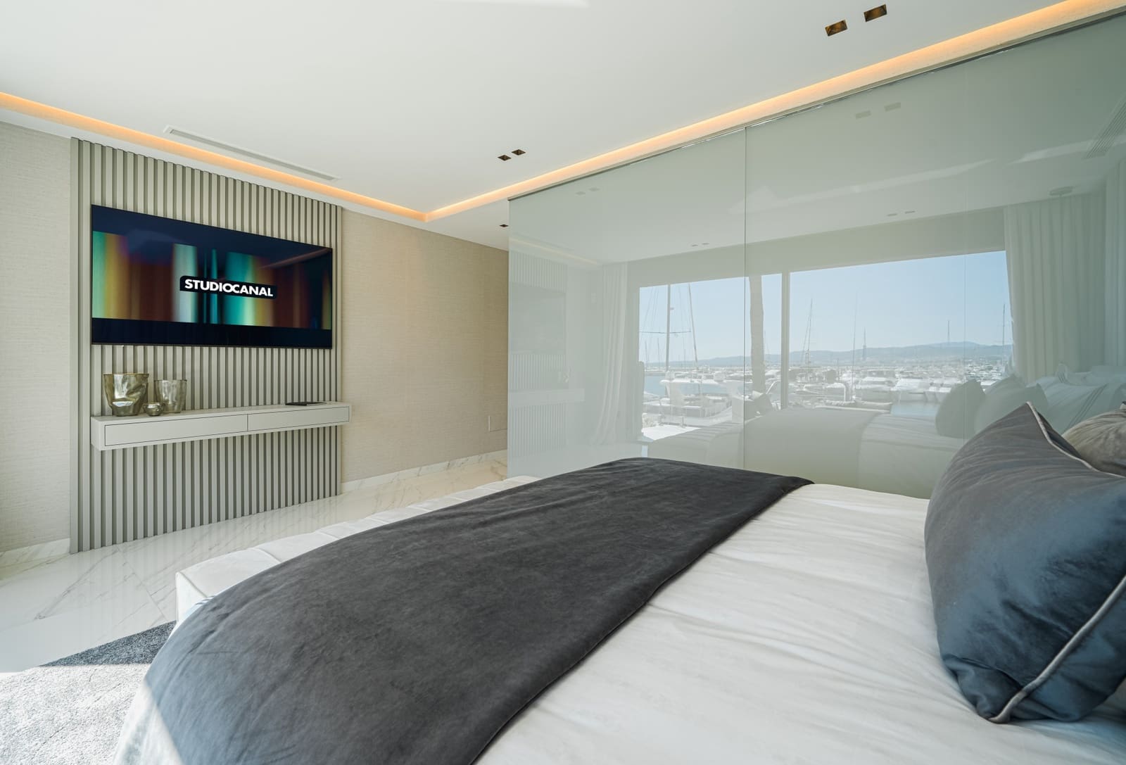 3 chambre Appartement à vendre à Puerto Banus avec garage - 2 950 000 € (Ref: 9504054)