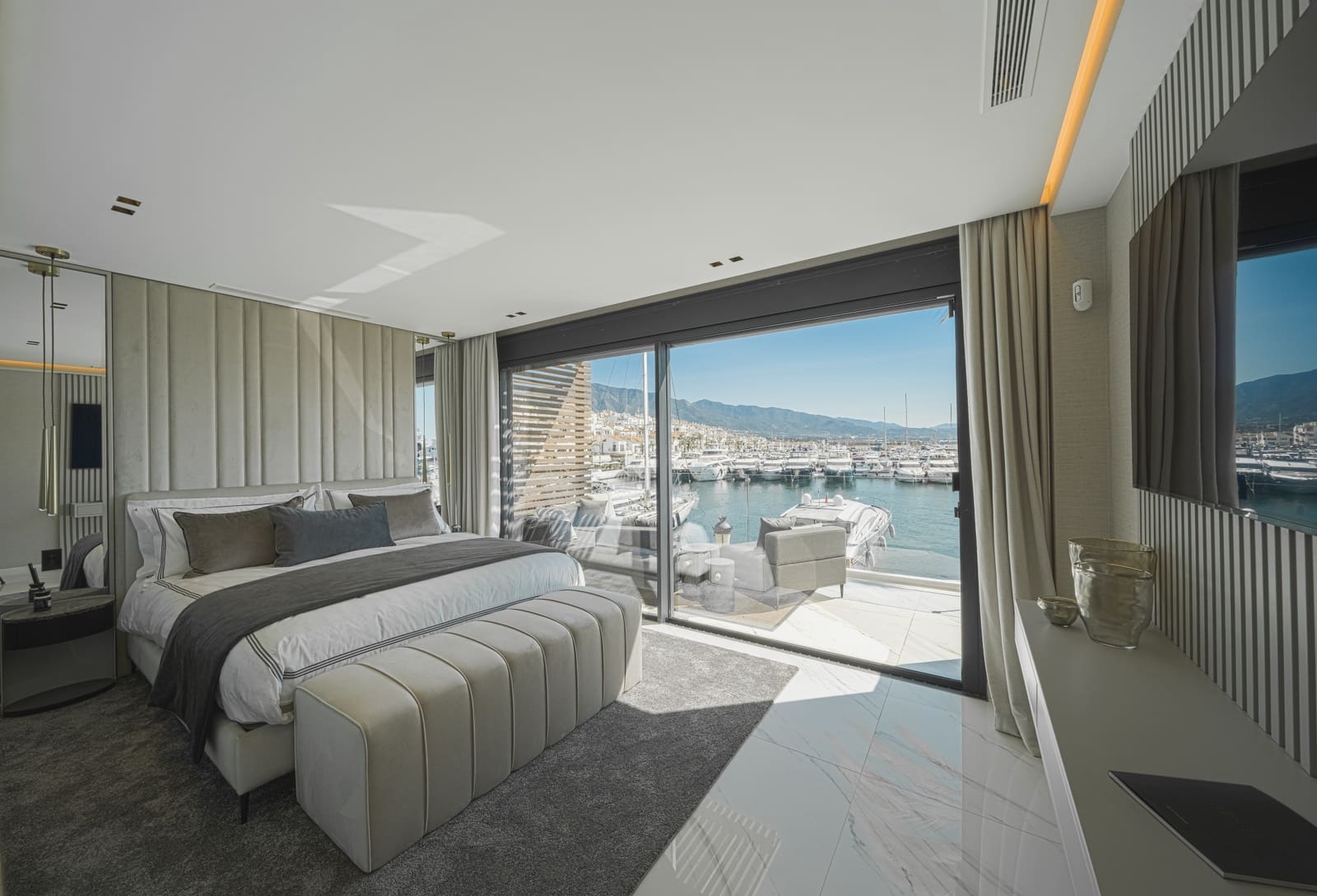 3 chambre Appartement à vendre à Puerto Banus avec garage - 2 950 000 € (Ref: 9504054)