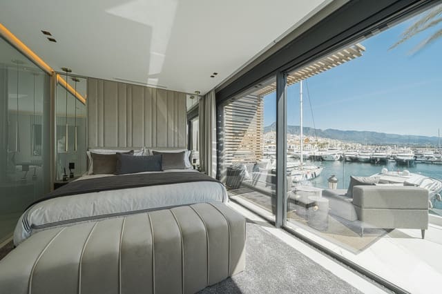 3 soveværelse Lejlighed til salg i Puerto Banus, Marbella med garage - € 2.950.000 (Ref: 9504054)