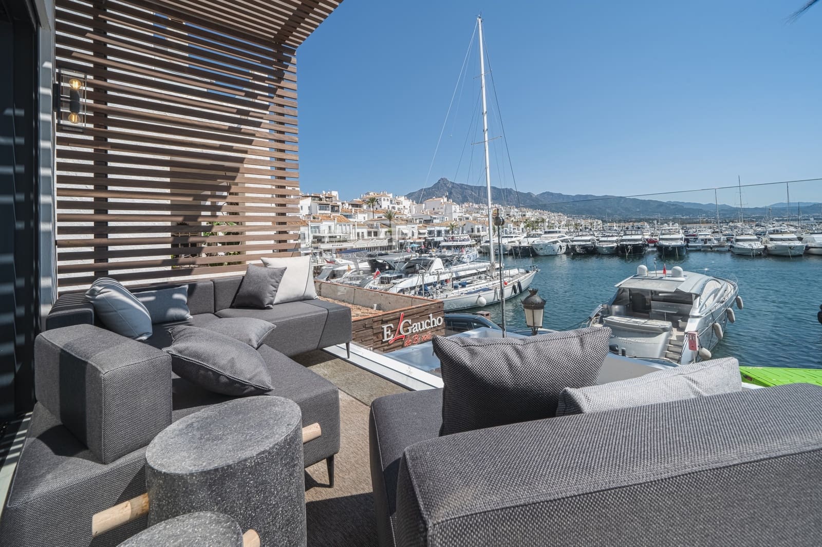 3 chambre Appartement à vendre à Puerto Banus avec garage - 2 950 000 € (Ref: 9504054)