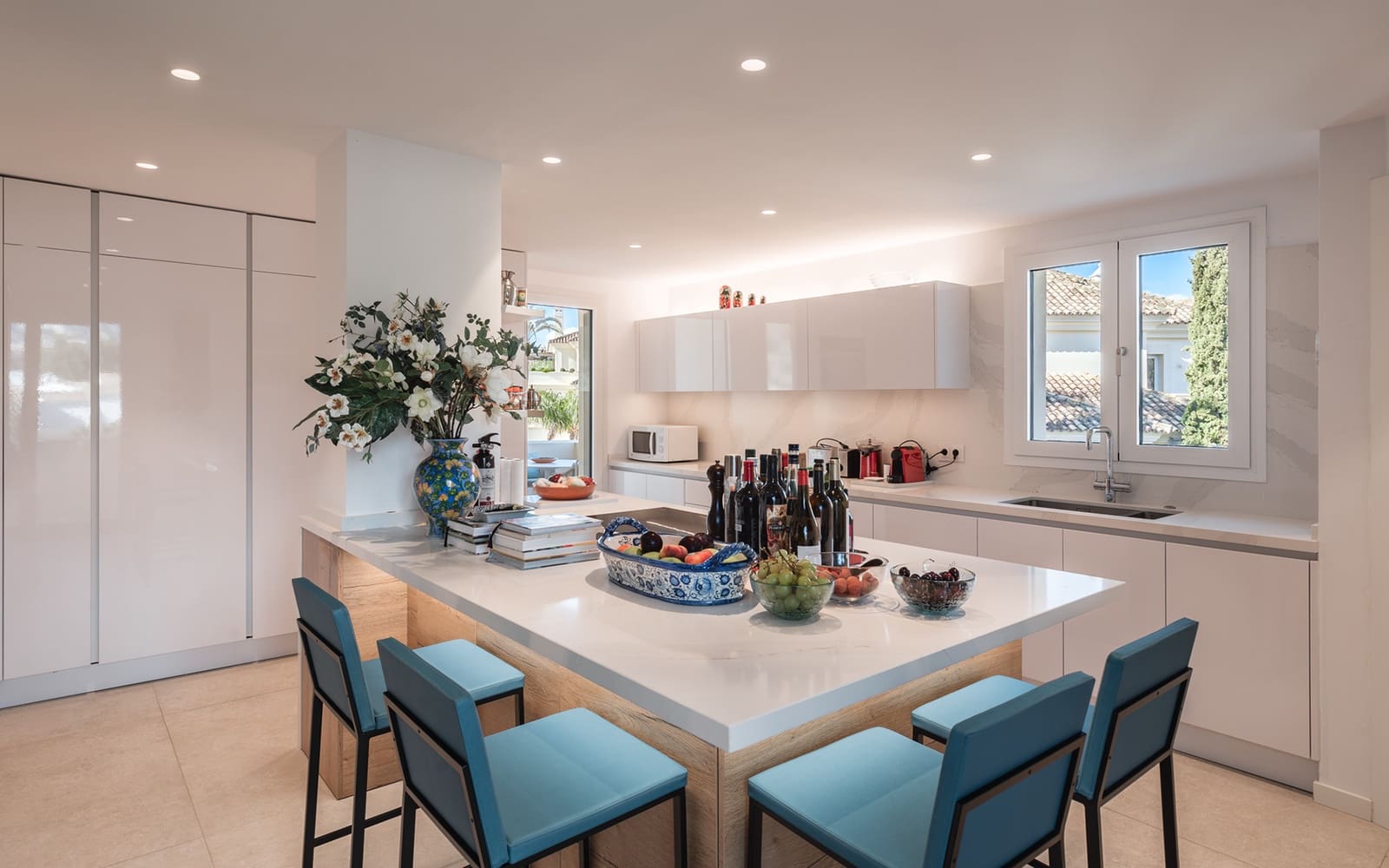 3 soverom Penthouse til salgs i Marbella med svømmebasseng garasje - € 3 950 000 (Ref: 9504056)