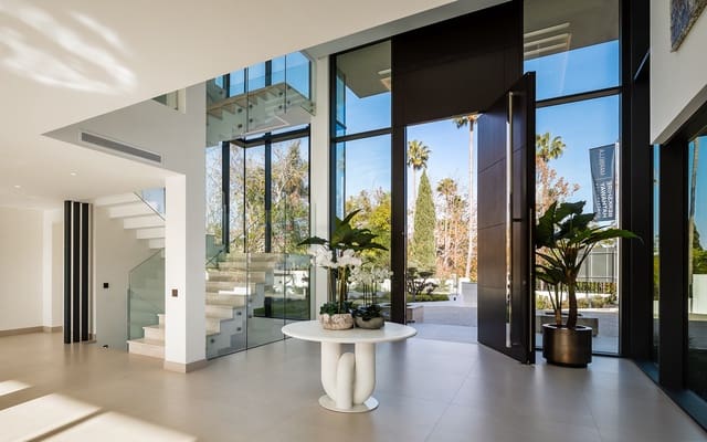 7 soverom Villa til salgs i Sotogrande Costa, San Roque med svømmebasseng garasje - € 12 995 000 (Ref: 9504057)