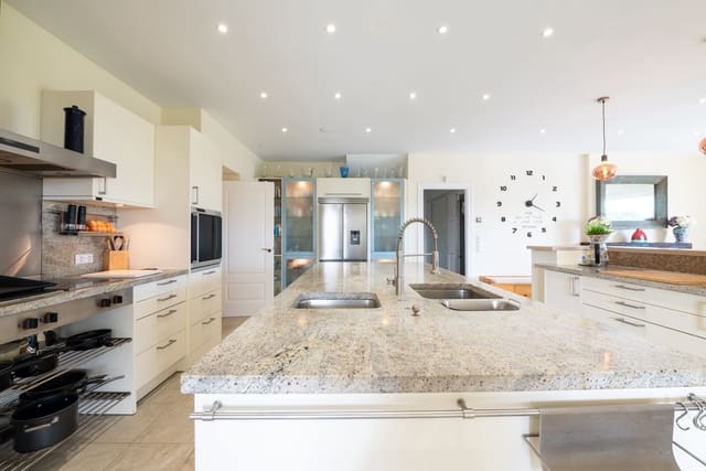 7 Zimmer Villa zu verkaufen in Sotogrande Alto, San Roque mit Pool Garage - 2.950.000 € (Ref: 9504058)