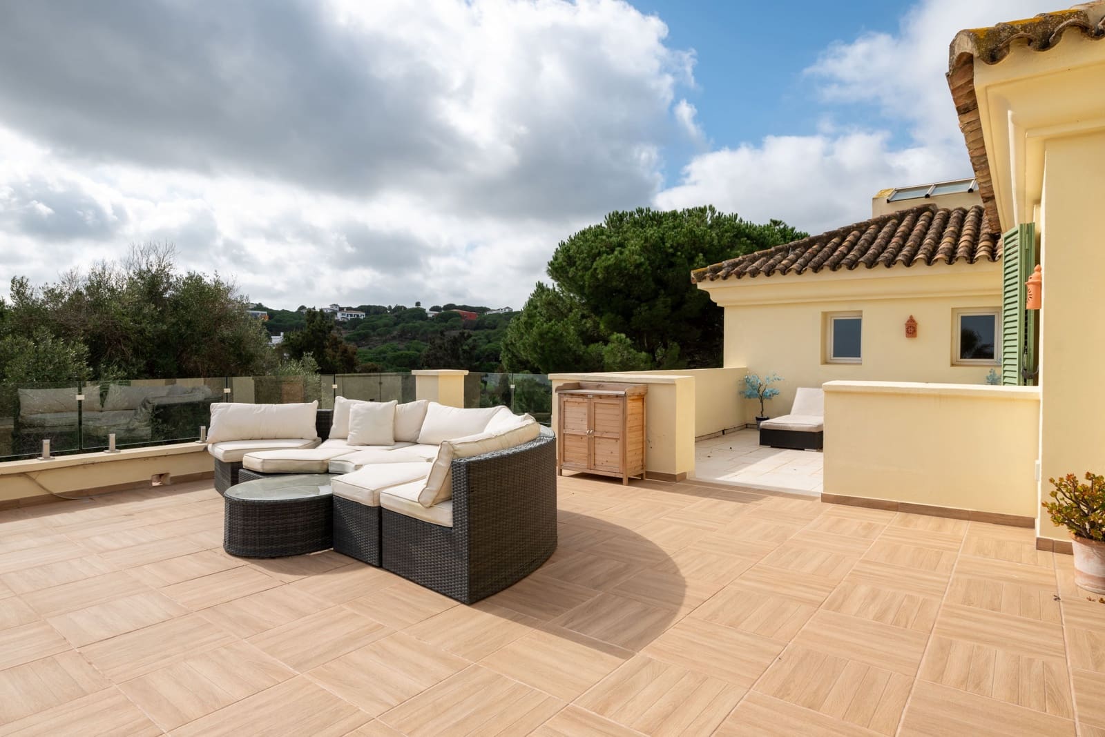 7 bedroom Villa for sale in Sotogrande with pool garage - € 2,950,000 (Ref: 9504058)