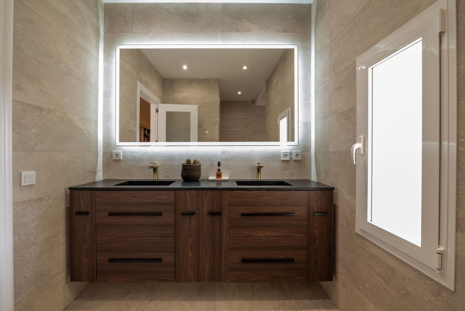 7 bedroom Villa for sale in Sotogrande with pool garage - € 2,950,000 (Ref: 9504058)