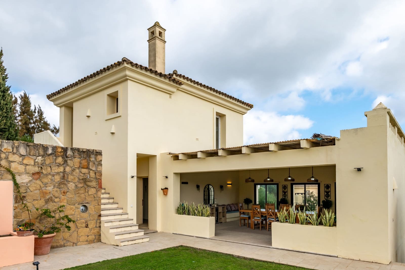 7 bedroom Villa for sale in Sotogrande with pool garage - € 2,950,000 (Ref: 9504058)