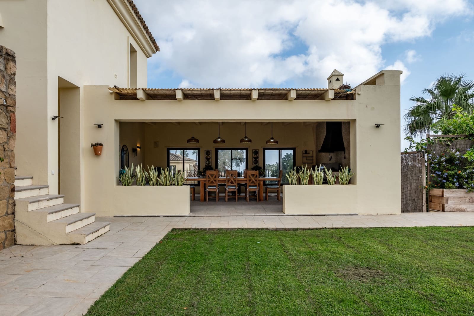 7 bedroom Villa for sale in Sotogrande with pool garage - € 2,950,000 (Ref: 9504058)