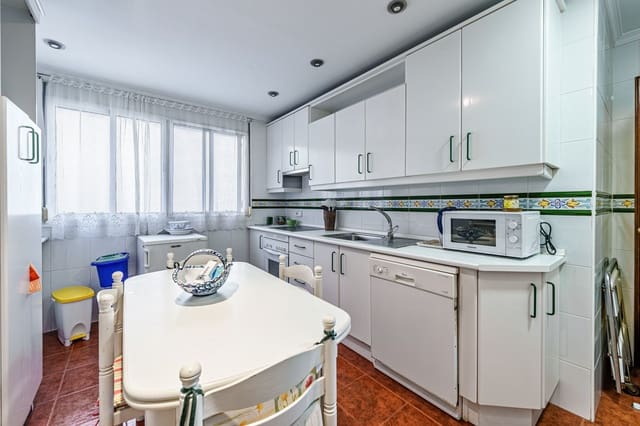 5 slaapkamer Penthouse te koop in Málaga stad met garage - € 549.000 (Ref: 9508532)