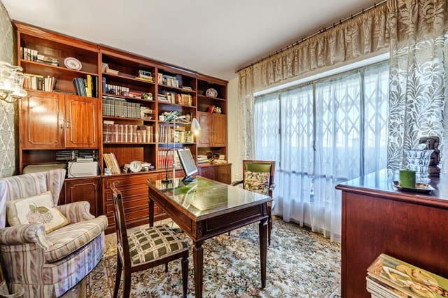 5 slaapkamer Penthouse te koop in Málaga stad met garage - € 549.000 (Ref: 9508532)