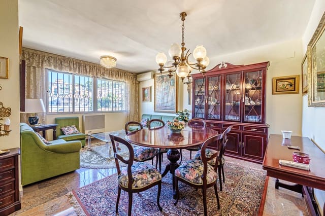 5 slaapkamer Penthouse te koop in Málaga stad met garage - € 549.000 (Ref: 9508532)