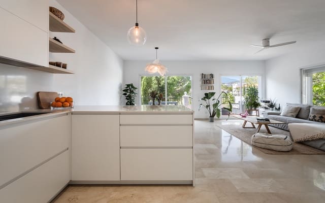 4 quarto Casa em Banda para venda em La Quinta, Benahavís com garagem - 875 000 € (Ref: 9508533)