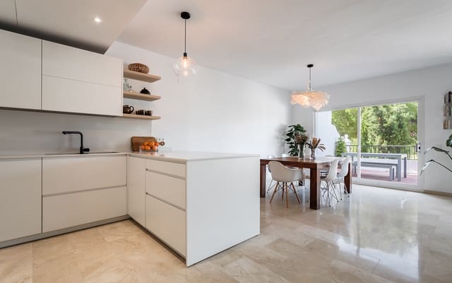 4 slaapkamer Huis te koop in La Quinta, Benahavís met garage - € 875.000 (Ref: 9508533)