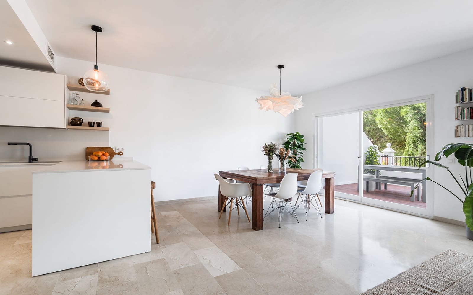 4 bedroom Townhouse for sale in La Quinta with garage - € 875,000 (Ref: 9508533)