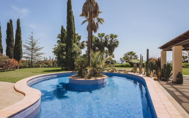 7 soveværelse Villa til salg i Estepona med swimmingpool - € 2.900.000 (Ref: 9508534)