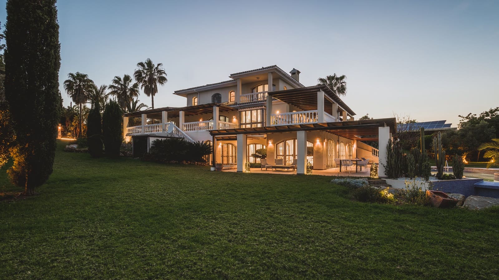 7 soveværelse Villa til salg i Estepona med swimmingpool - € 2.900.000 (Ref: 9508534)