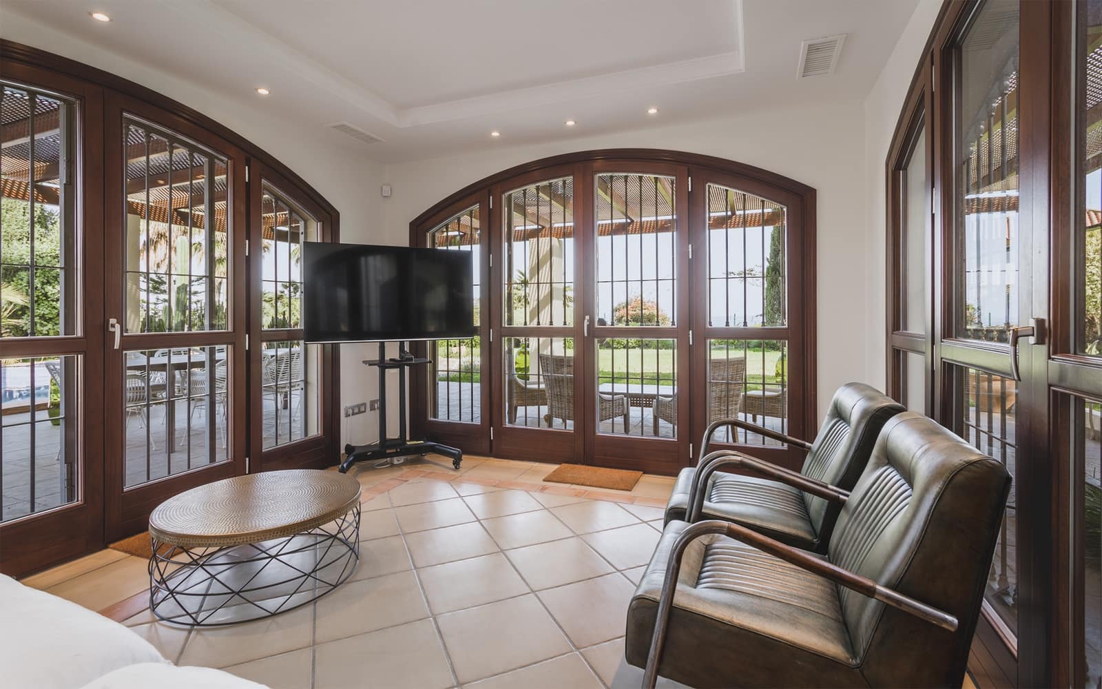 7 soveværelse Villa til salg i Estepona med swimmingpool - € 2.900.000 (Ref: 9508534)