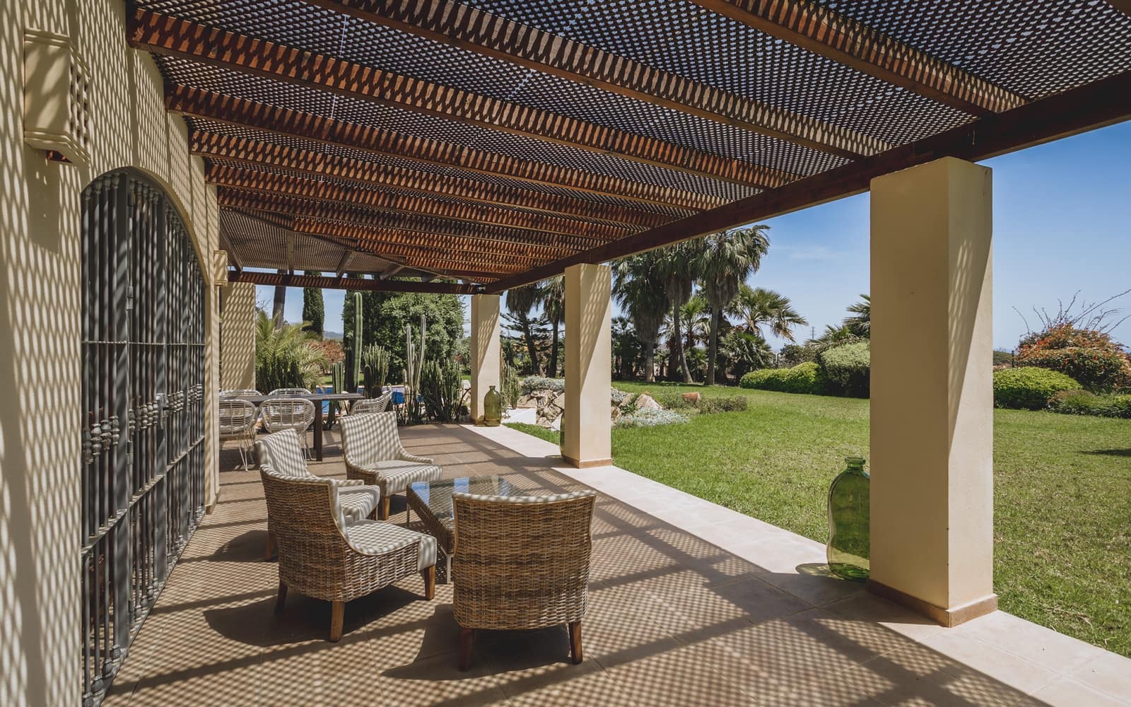 7 soveværelse Villa til salg i Estepona med swimmingpool - € 2.900.000 (Ref: 9508534)