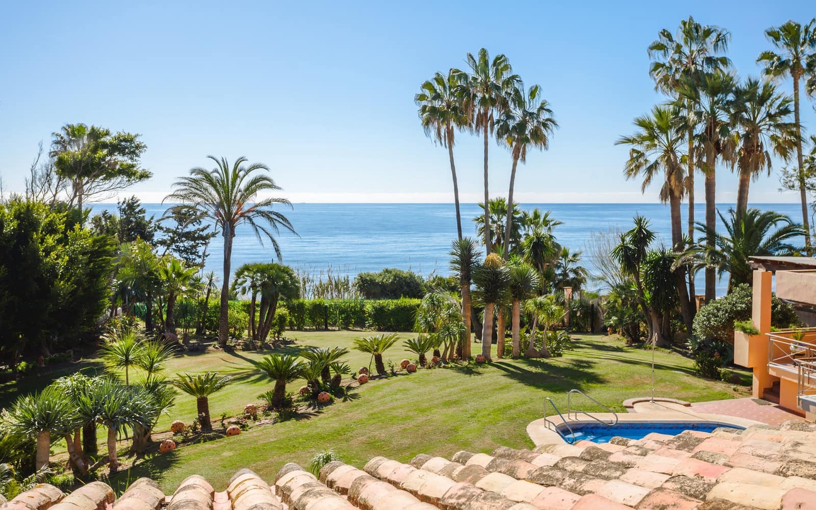 8 bedroom Villa for sale in Estepona with pool - € 6,500,000 (Ref: 9512096)