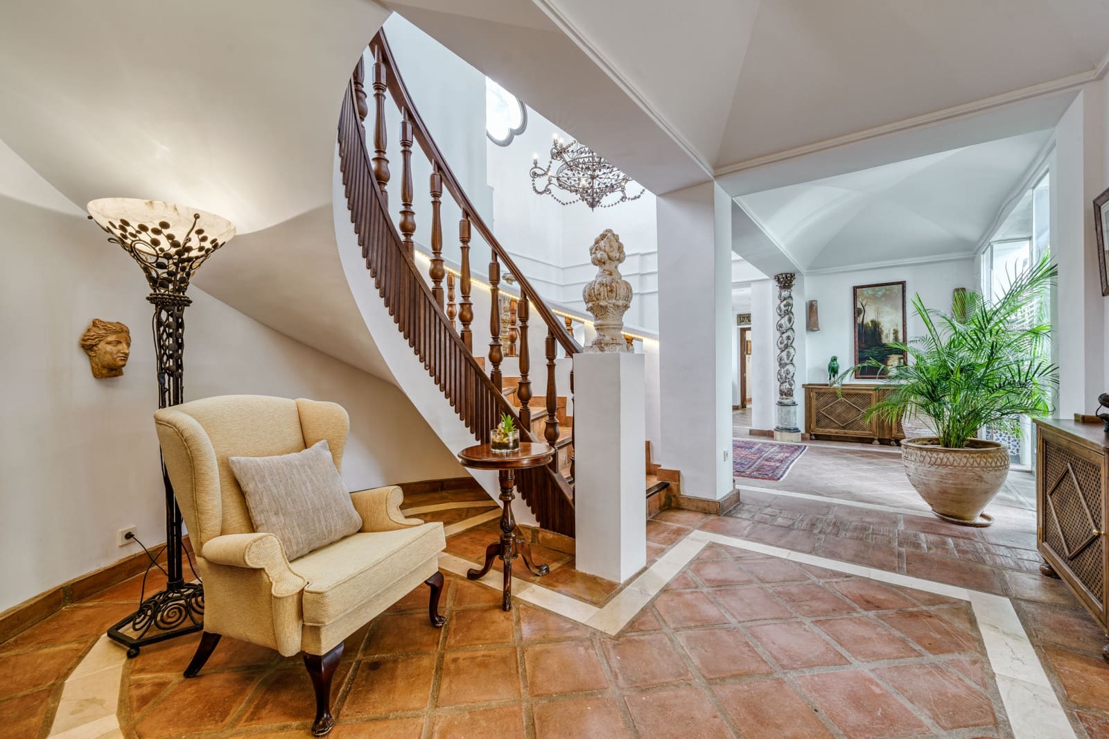 7 soveværelse Finca/Landehus til salg i Marbella med swimmingpool garage - € 7.975.000 (Ref: 9512097)