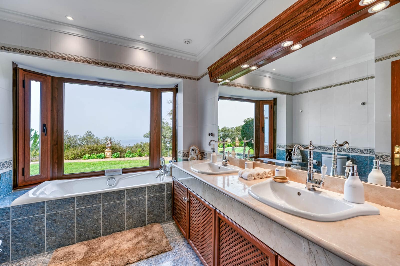 7 bedroom Finca/Country House for sale in Marbella with pool garage - € 7,975,000 (Ref: 9512097)