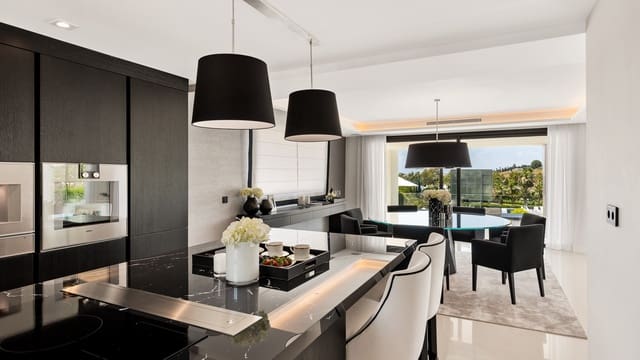 Chalet de 6 habitaciones en Marbella en venta con piscina garaje - 5.995.000 € (Ref: 9512098)