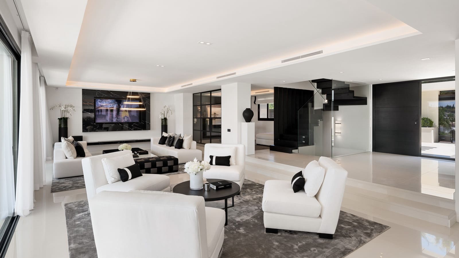 Chalet de 6 habitaciones en Marbella en venta con piscina garaje - 5.995.000 € (Ref: 9512098)