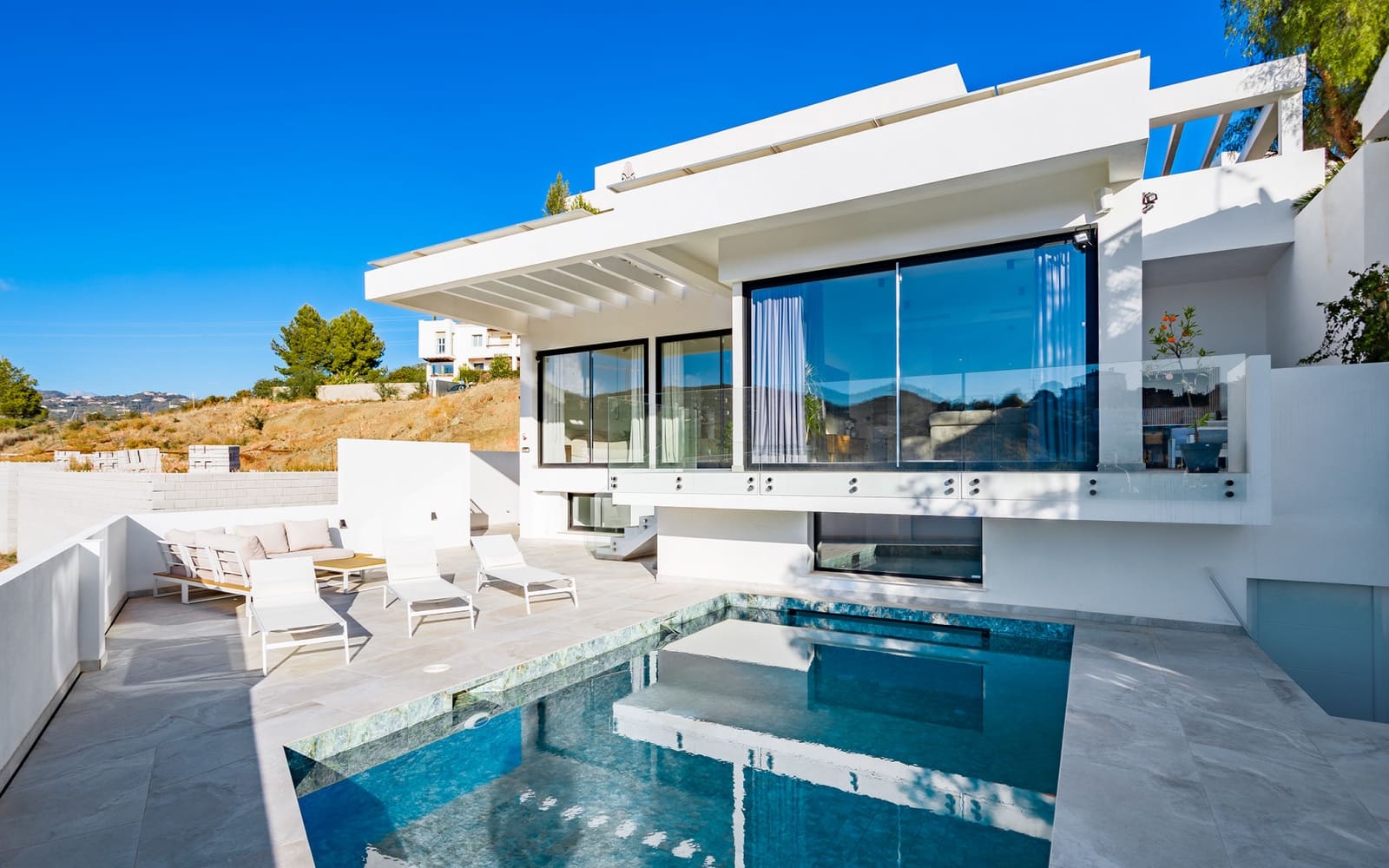 5 Zimmer Villa zu verkaufen in Benahavis mit Pool Garage - 1.299.000 € (Ref: 9533372)