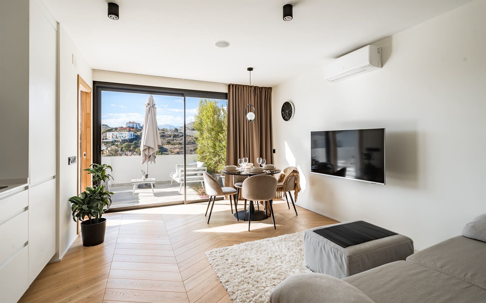 5 Zimmer Villa zu verkaufen in Benahavis mit Pool Garage - 1.299.000 € (Ref: 9533372)