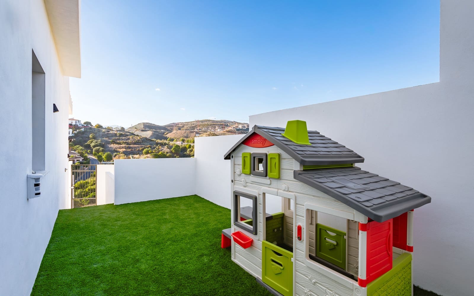 5 Zimmer Villa zu verkaufen in Benahavis mit Pool Garage - 1.299.000 € (Ref: 9533372)