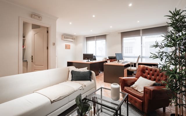 2 soverom Kontor til salgs i San Pedro de Alcantara, Marbella - € 295 000 (Ref: 9535624)