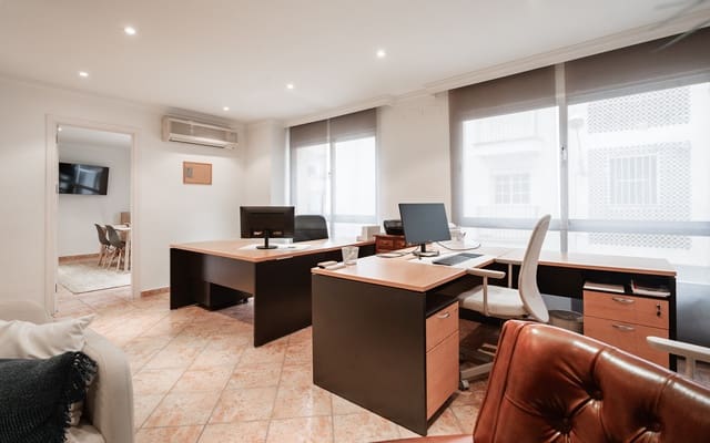 2 soverom Kontor til salgs i San Pedro de Alcantara, Marbella - € 295 000 (Ref: 9535624)
