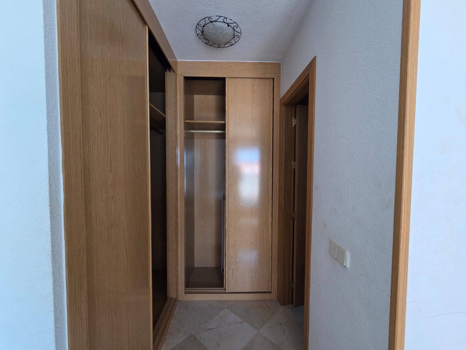 4 quarto Moradia Geminada para venda em Marbella com piscina garagem - 735 000 € (Ref: 9536687)