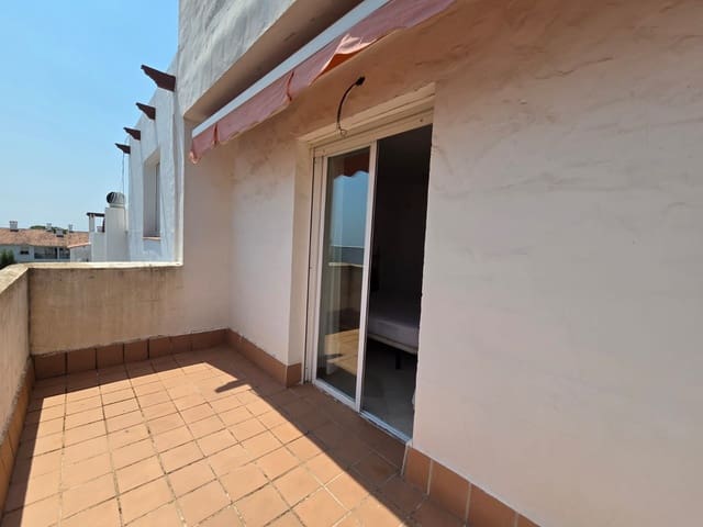 4 quarto Moradia Geminada para venda em Marbella com piscina garagem - 735 000 € (Ref: 9536687)