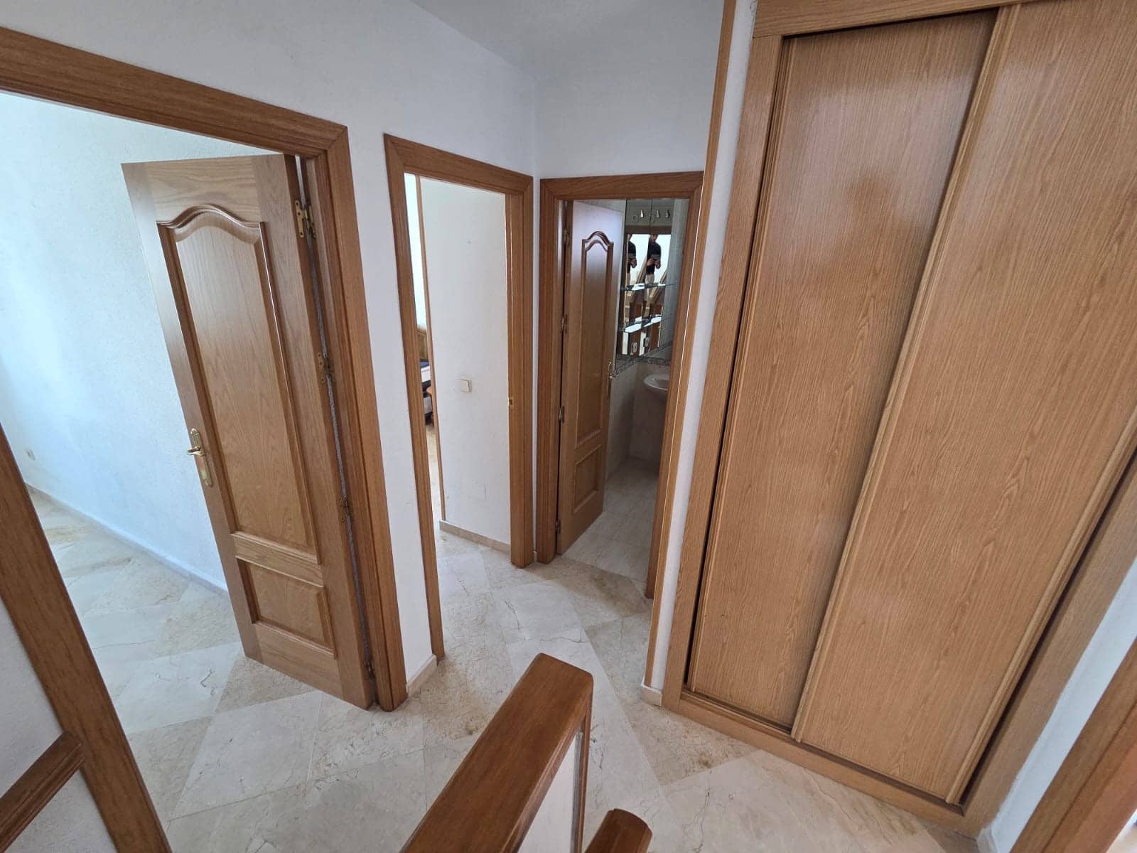 4 quarto Moradia Geminada para venda em Marbella com piscina garagem - 735 000 € (Ref: 9536687)