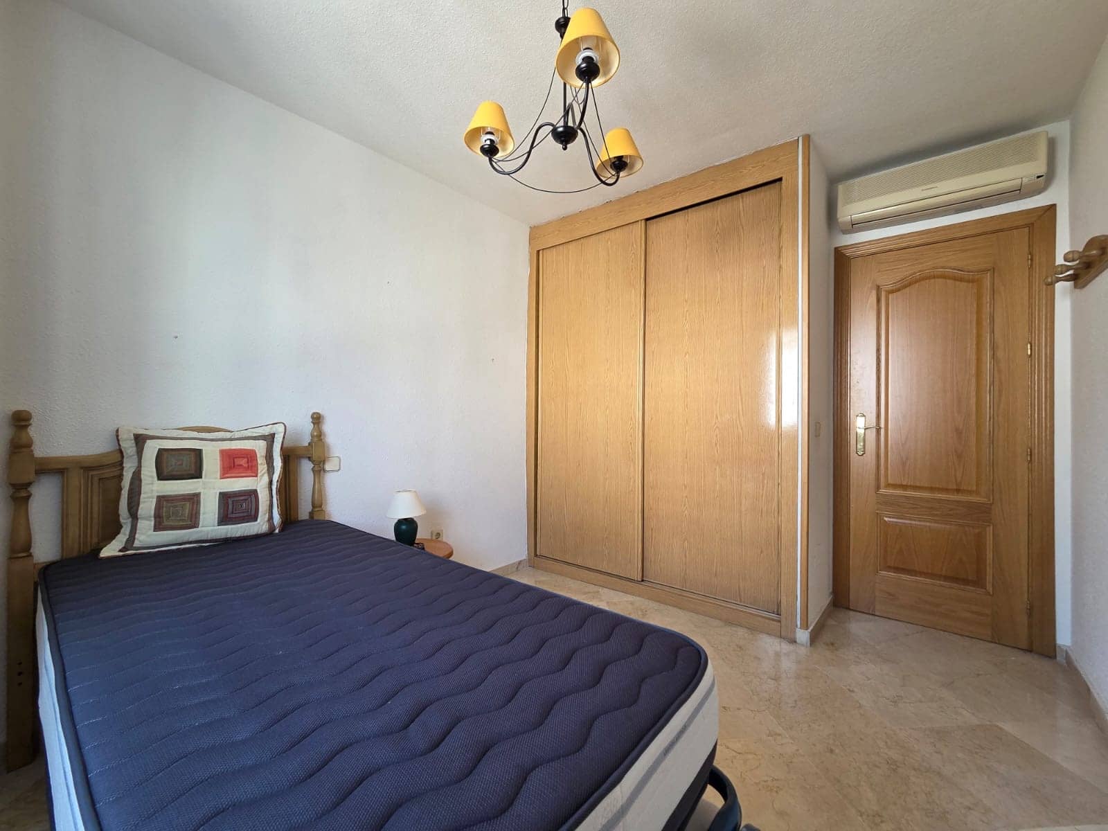 4 quarto Moradia Geminada para venda em Marbella com piscina garagem - 735 000 € (Ref: 9536687)