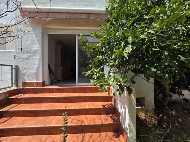 4 quarto Moradia Geminada para venda em Marbella com piscina garagem - 735 000 € (Ref: 9536687)