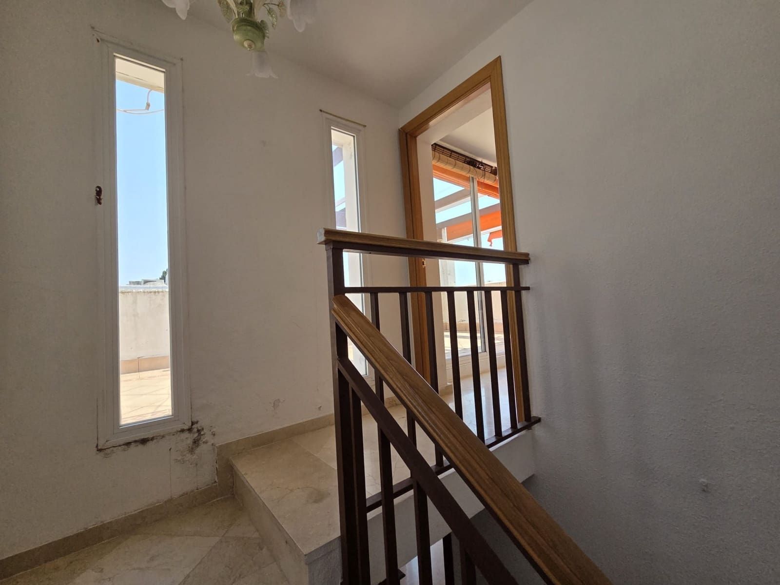 4 quarto Moradia Geminada para venda em Marbella com piscina garagem - 735 000 € (Ref: 9536687)