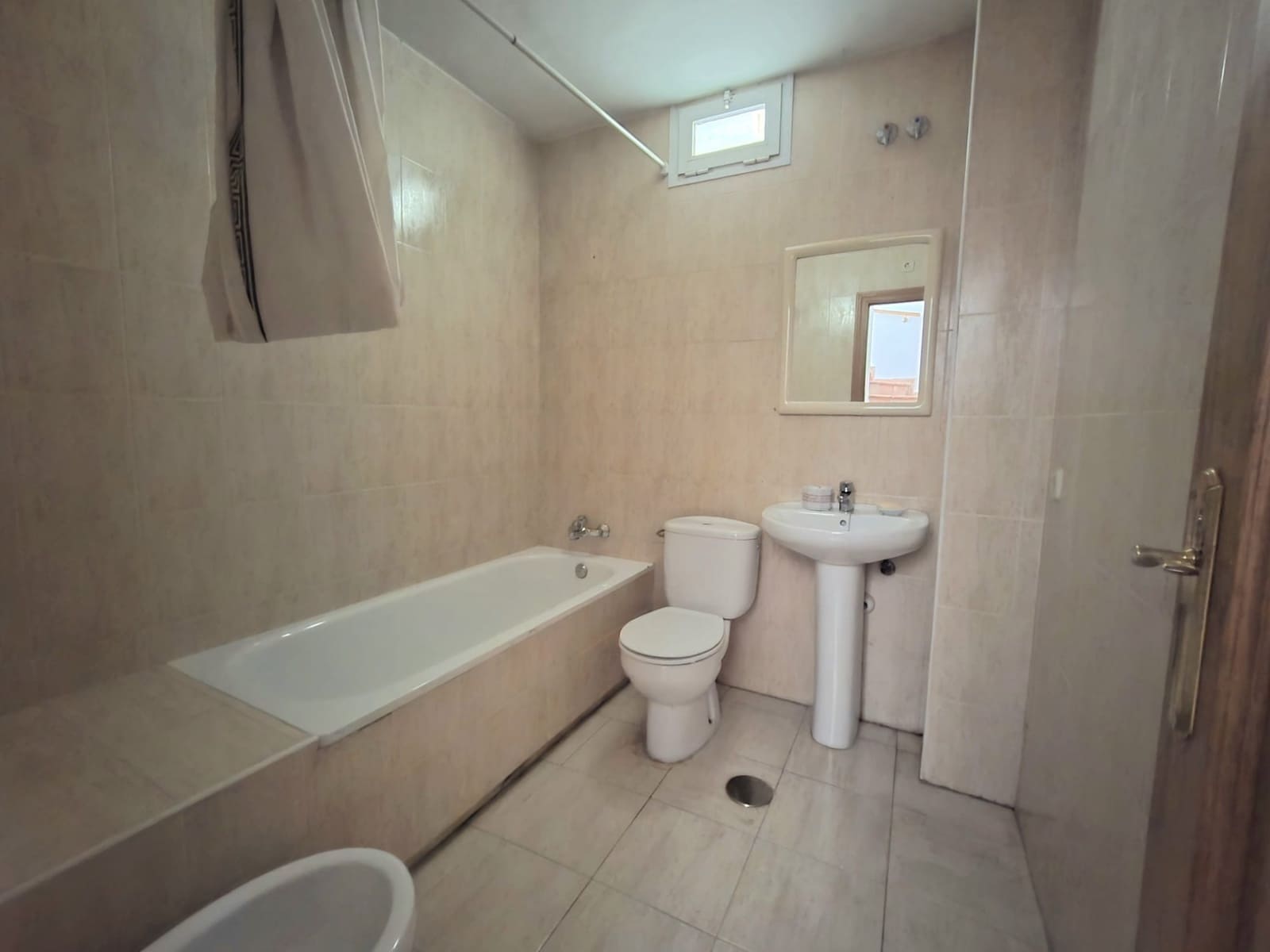 4 quarto Moradia Geminada para venda em Marbella com piscina garagem - 735 000 € (Ref: 9536687)