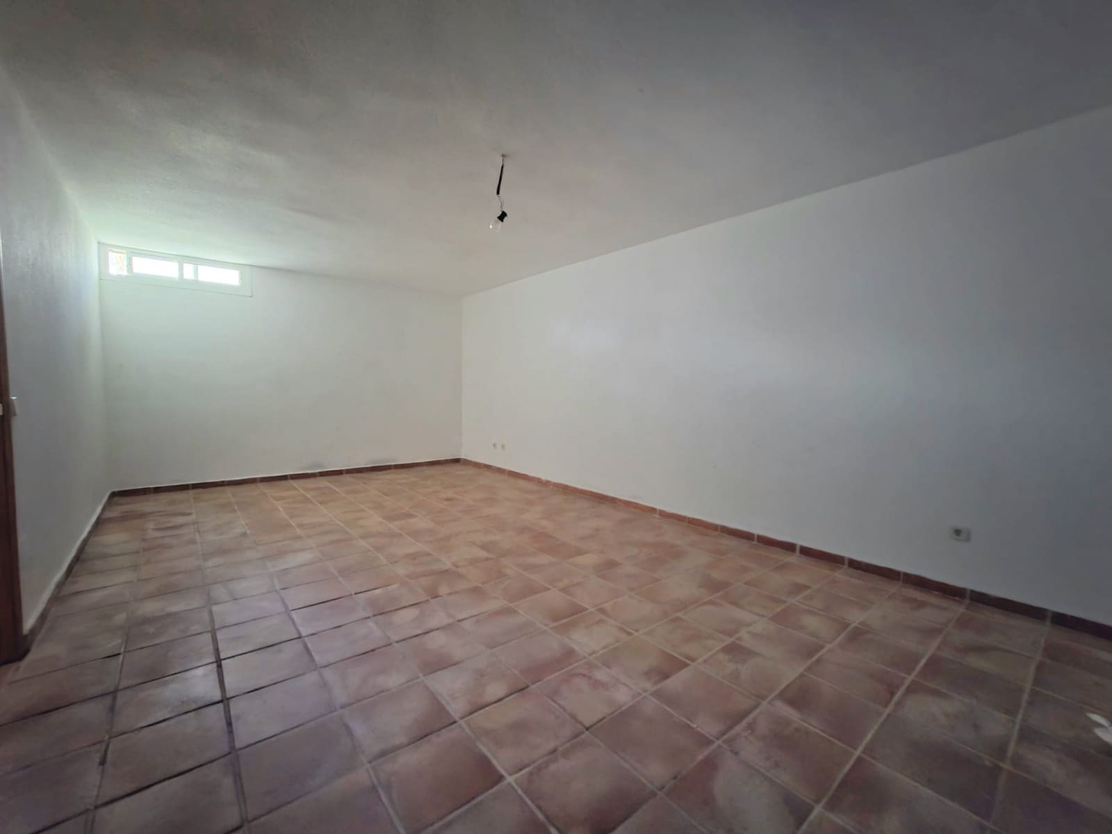 4 quarto Moradia Geminada para venda em Marbella com piscina garagem - 735 000 € (Ref: 9536687)